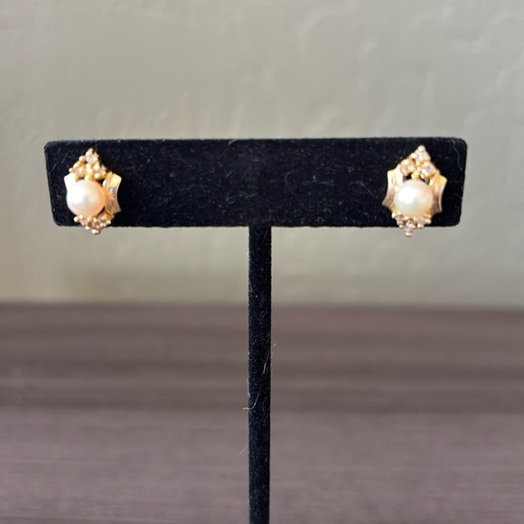 Vintage Pearl and Diamond Accent 14kt Gold Post Stud Earrings - Picture 3 of 7